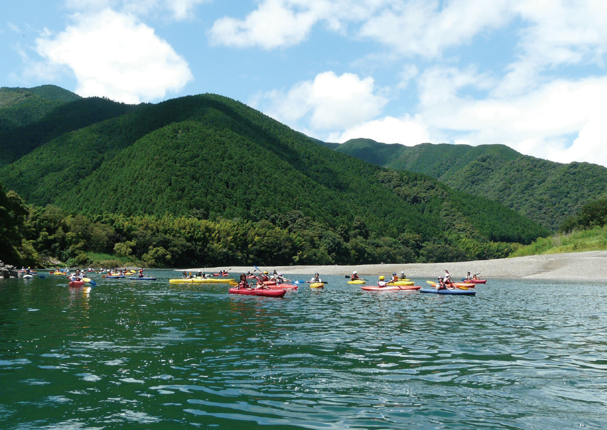 여기서만 즐길 수 있는 ‘일본 최후의 청류’에서 카누 체험