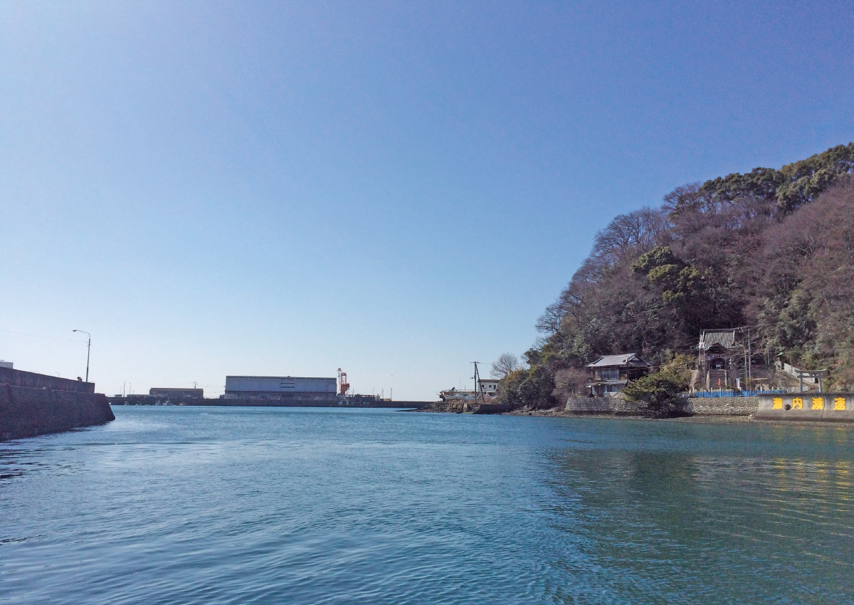 Mitsu no Watashi, a Ferry Sailing Through the City Streets