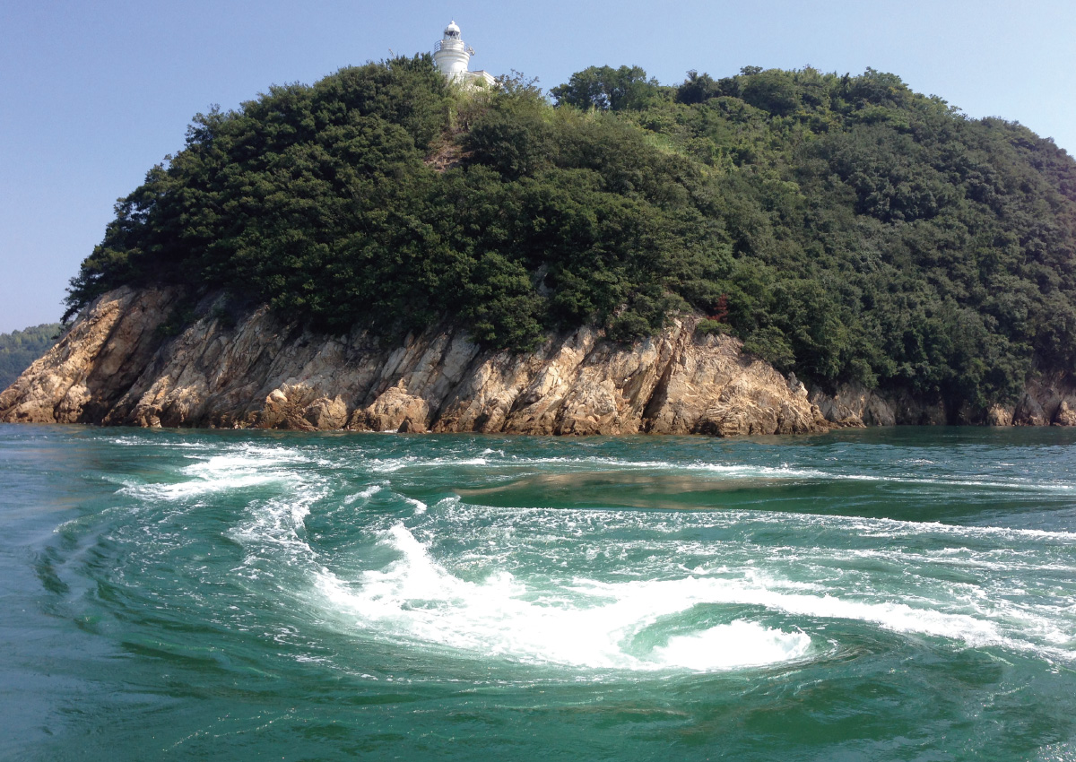 배 위에서 즐기는 구루시마 해협의 급류