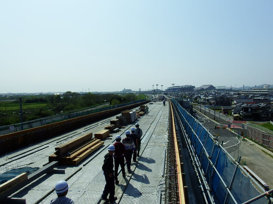 写真：【松山外環状道路インター線　古川第２高架橋上部工事の現場を見学】