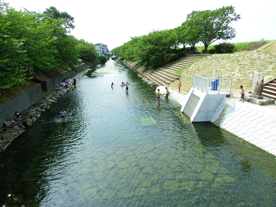 写真：【改修後の赤坂樋門（平成２８年７月）】