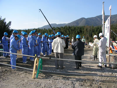 工事現場での説明