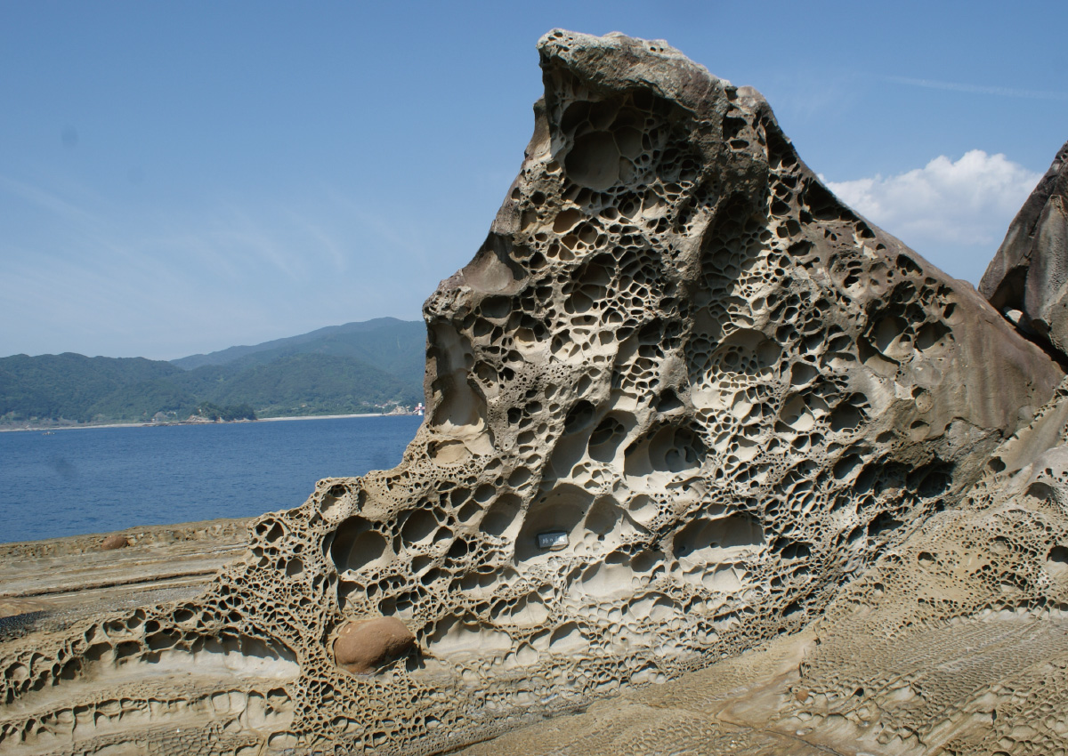 Left Unseen by Kobo Daishi! A Boat Journey to the Strange Rocks of Minokoshi Kigan Park