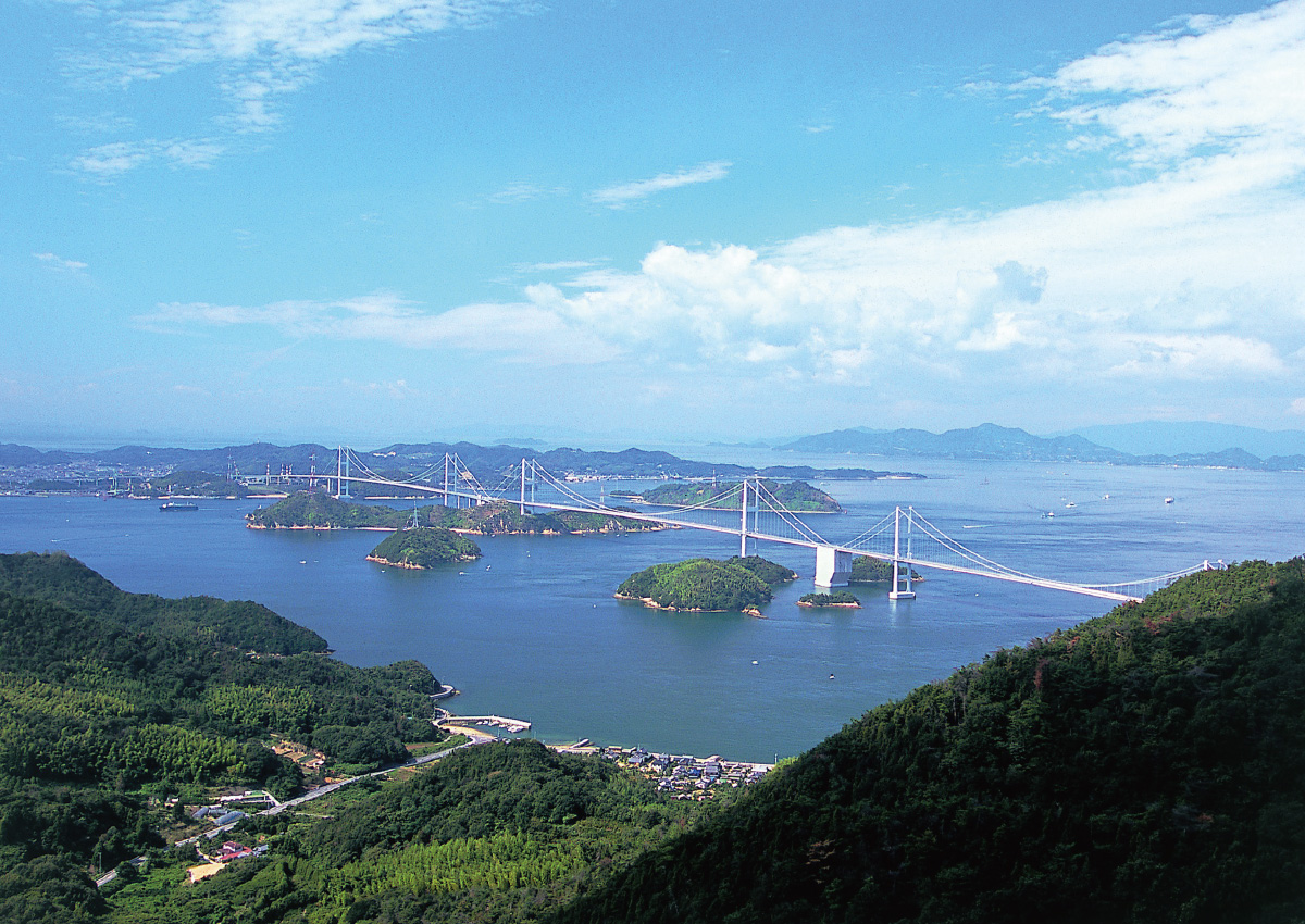 亀老山山頂から望む来島海峡