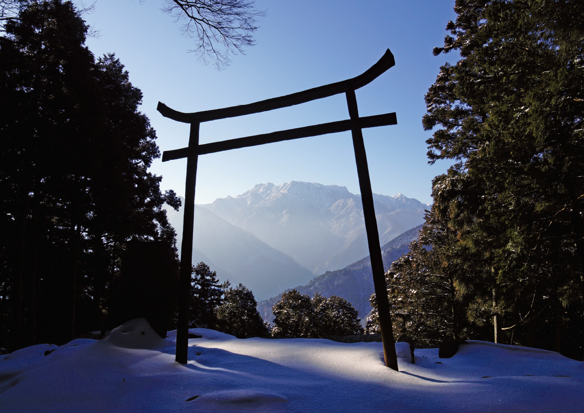 Right Before the Sacred Mt.Ishizuchi – From Historic Yokomine-ji Road to Scenic Hoshigamori