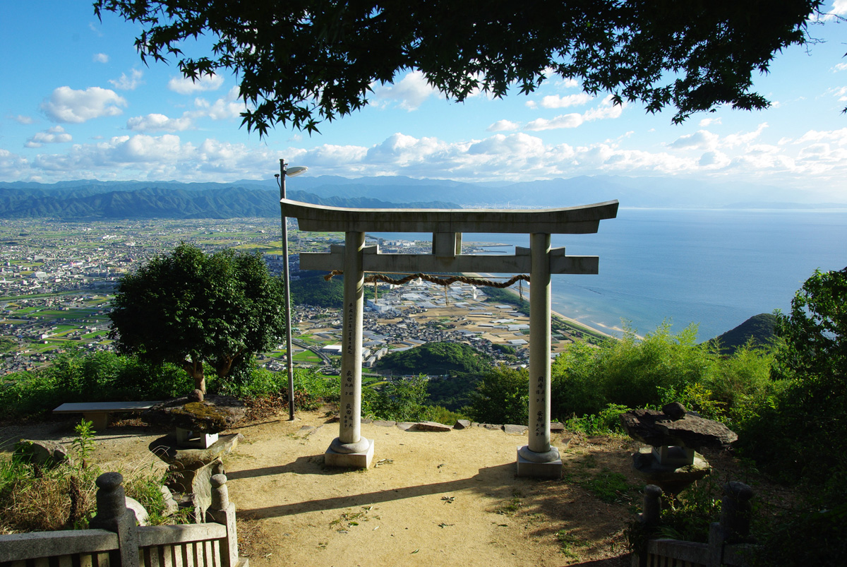 從絕景能量景點「天空的鳥居」望見的景觀