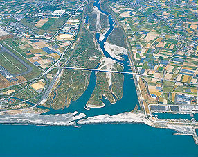 河口より上流を望む