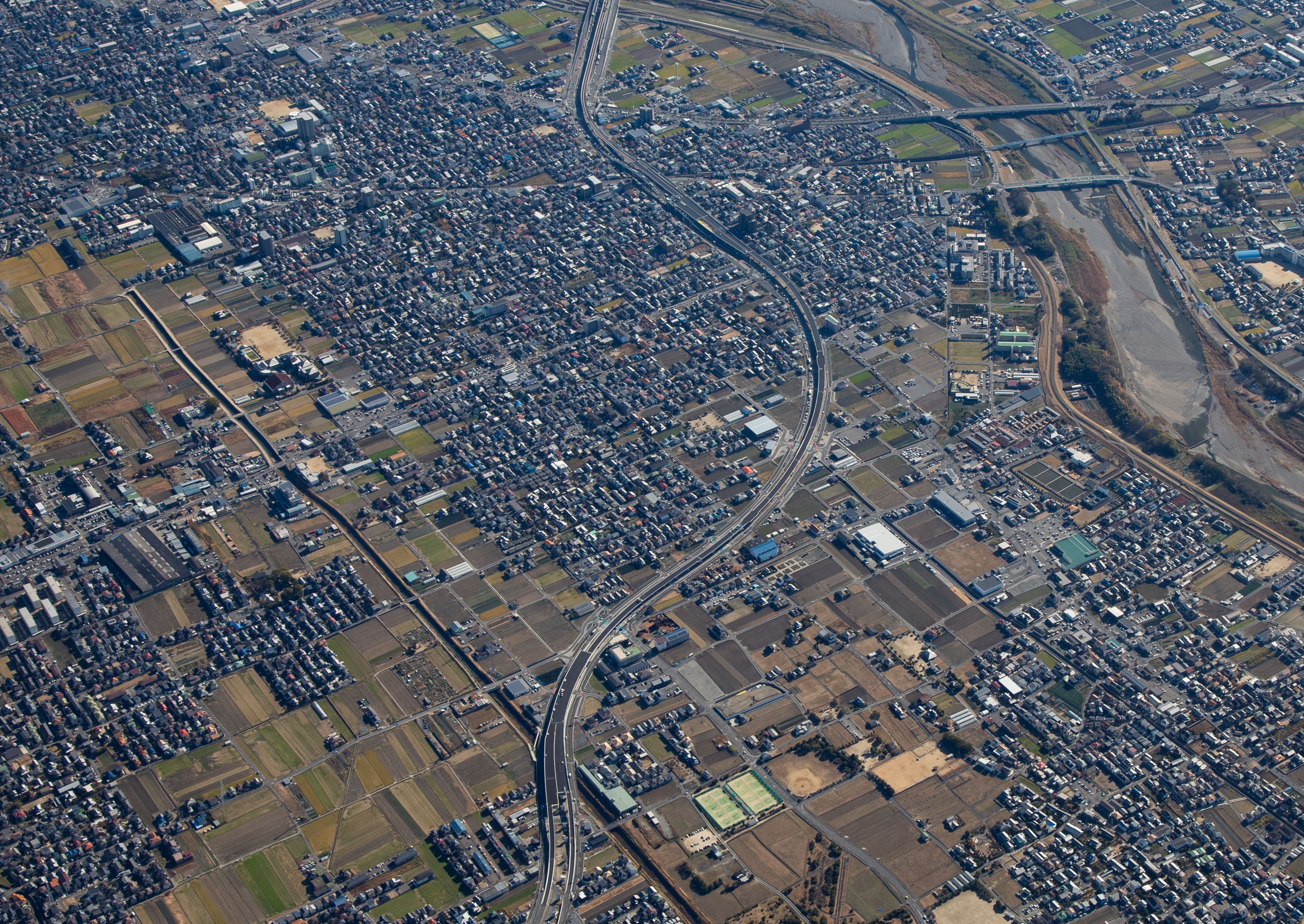 松山市東垣生町・南吉田町　洗地川付近