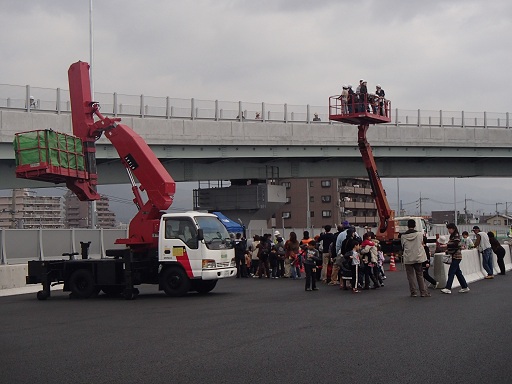 写真：【大好評の高所作業車の乗車体験】