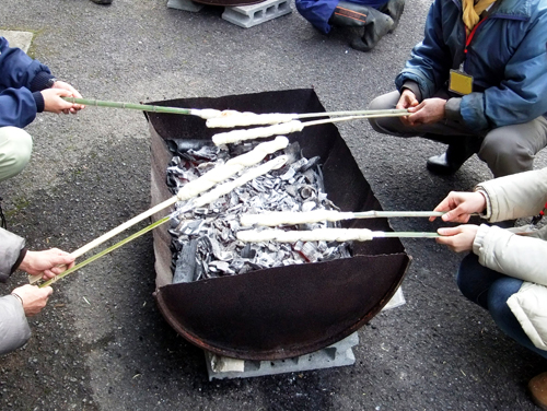 写真：【ツイストパンを焼く】