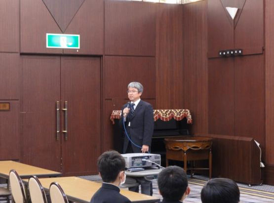 写真：閉会挨拶【重信川の自然をはぐくむ会　荒瀬美和 副会長（松山河川国道事務所長）】
