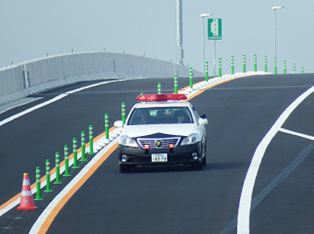 写真：【警察による交通規制、誘導等】
