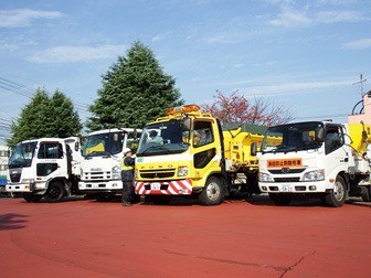 写真：【雪氷対策車両（４台） 点検・始動】