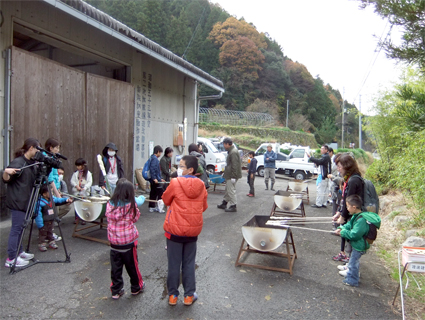 写真：【ツイストパンを焼く】