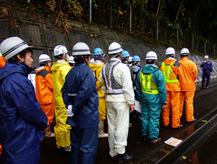 写真：【松山河川国道事務所長　挨拶】