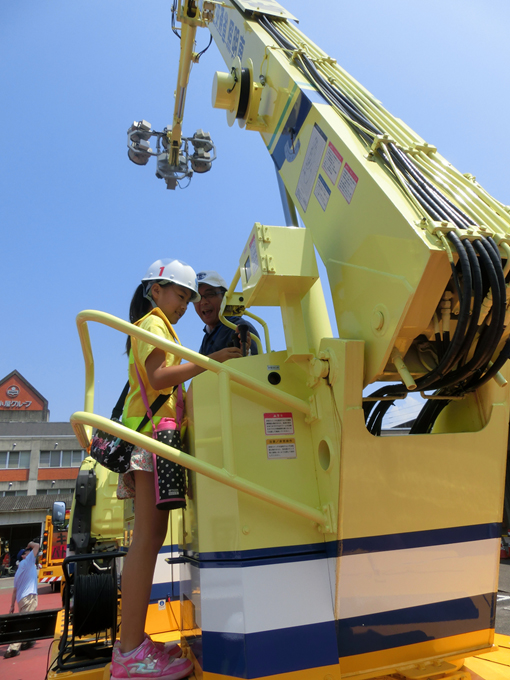 写真：【照明車　操作体験】