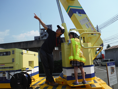 写真：【照明車　操作体験３】