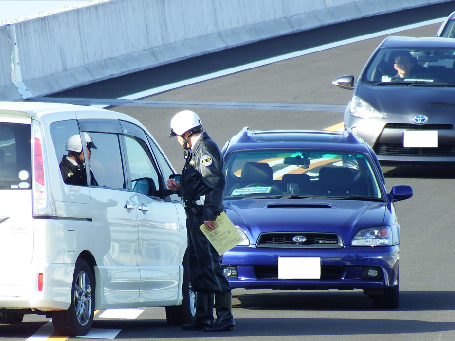 写真：【現場到着した警察による負傷者等の確認】