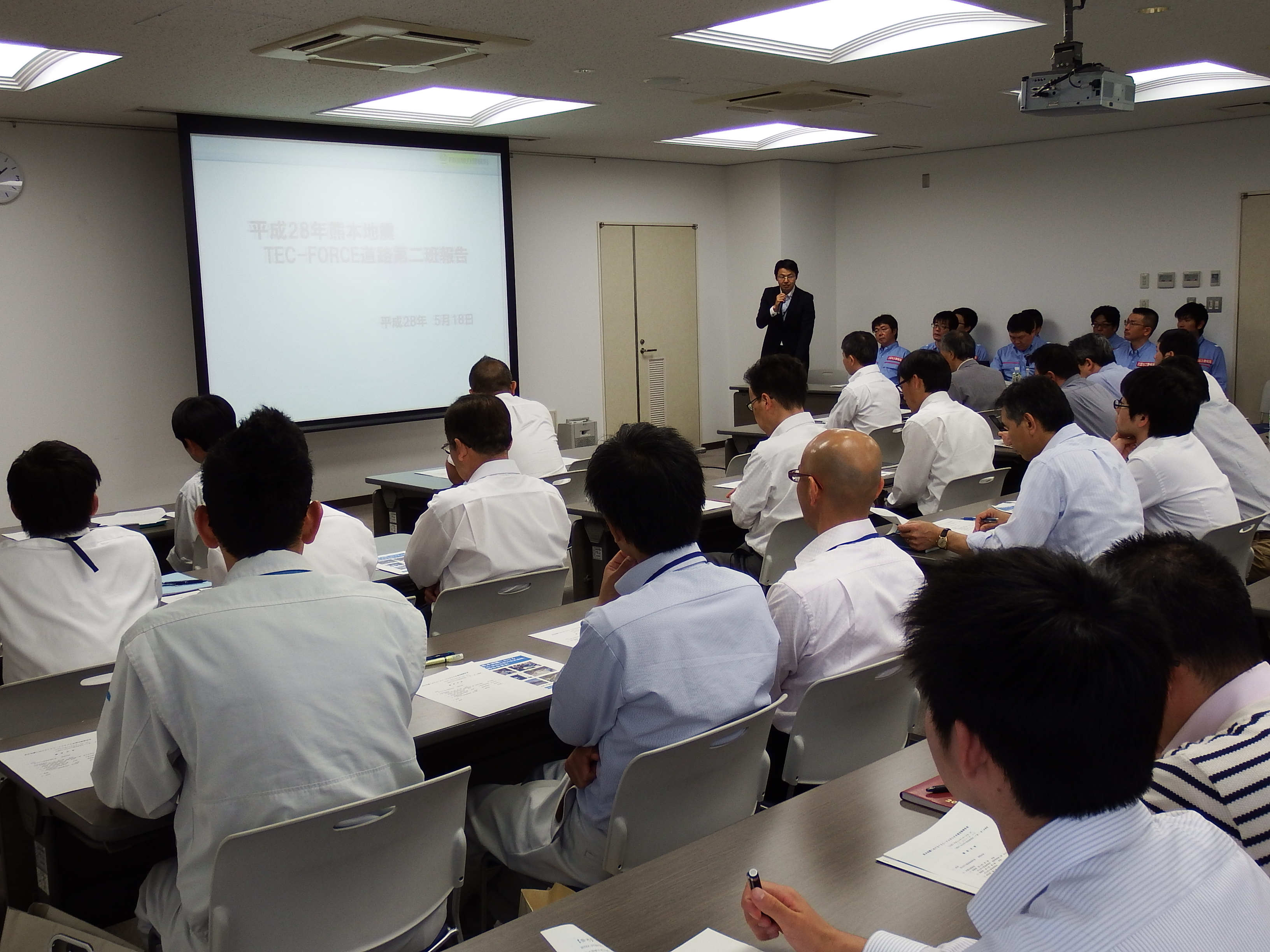 写真：【松山河川国道事務所長　挨拶】