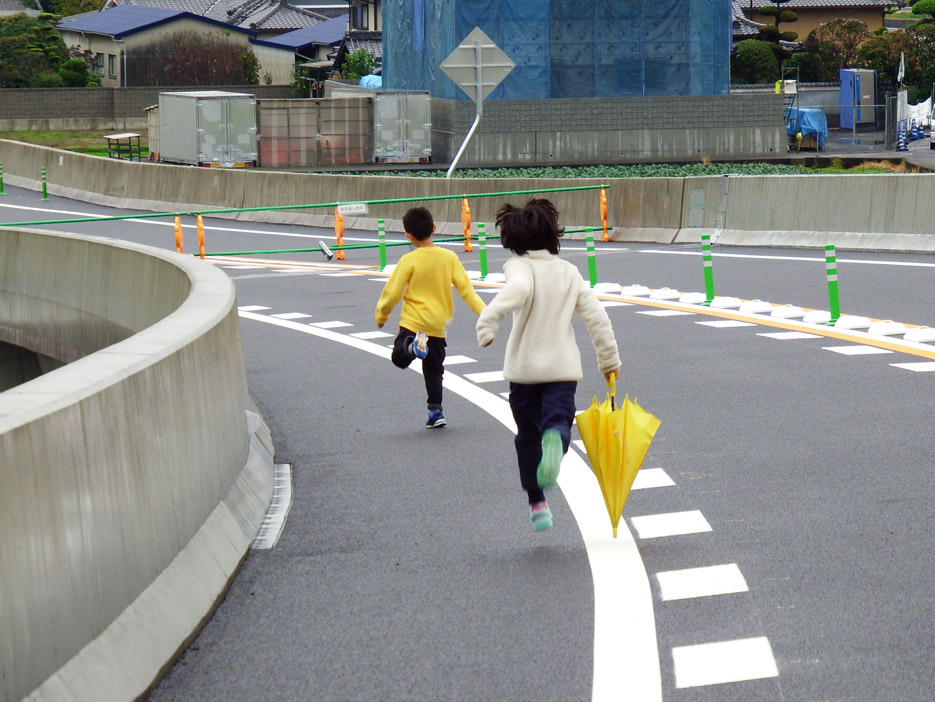 写真：【ウォーキングの様子】