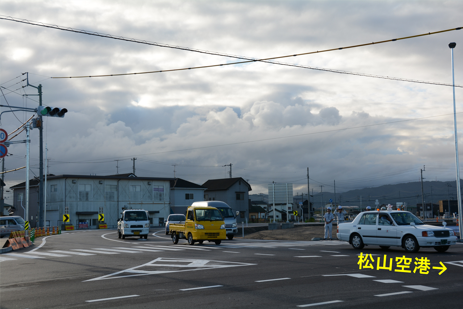 写真:【側道状況】