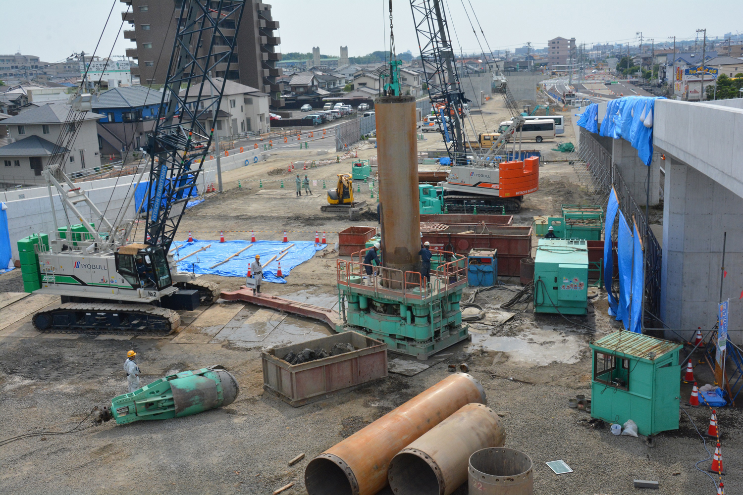 写真：【橋脚の杭基礎工事状況】