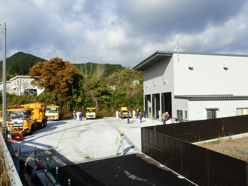 写真：写真：【雪氷対策出動式】