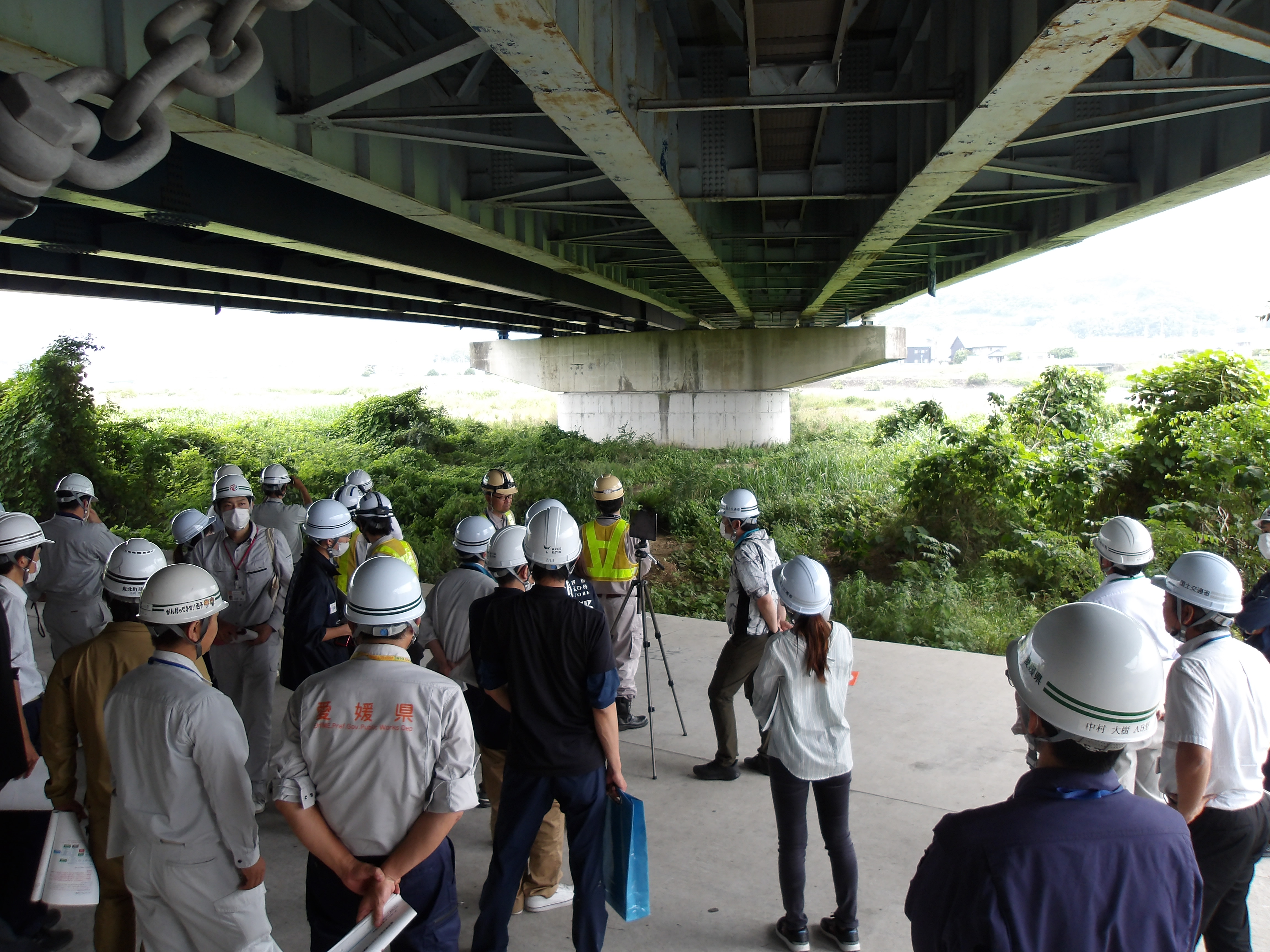 写真：【現地実習（ドローン飛行デモ）】