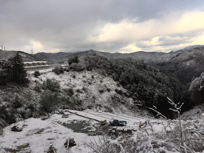 鹿野川ダムの雪化粧３